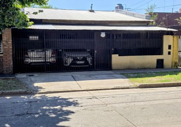 Sanchez de Loria 163: La Casa Familiar que buscabas en Fisherton con Gran Patio